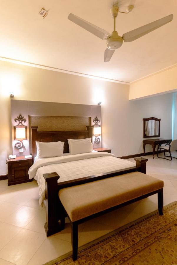 Shelton House Peshawar Hotel Exterior foto