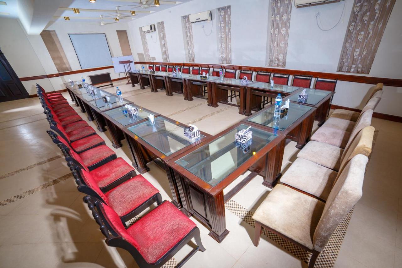 Shelton House Peshawar Hotel Exterior foto